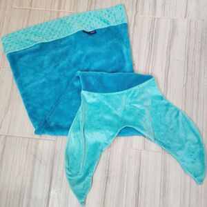 Blankie Tails Wearable Mermaid Tail Blanket -Blue/Teal - for Teens & Adults